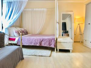 Cozy city studio near the beach, free parking, self check in
