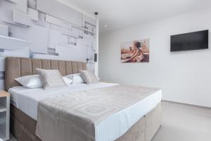 Villa Vidona I Sea view retreat I Heated pool