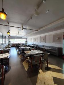 Aanantshri Hotel & Resort