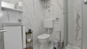 Apartman Maria - beachfront by Villas Guide