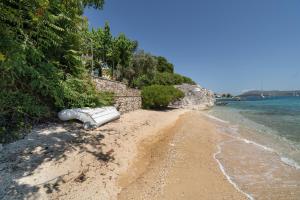 Secret beach apartments