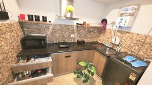 The Suites Inn Entire 1 & 2 Bhk Apartments
