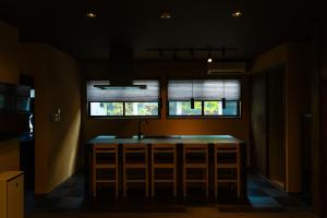 鶴Inn 贅沢な和モダン一軒家 天下茶屋駅徒歩 難波 梅田 関西空港へ直通 一休