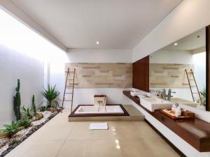 Silk Umalas by Nagisa Bali
