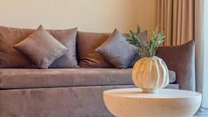 TRPS - Marina Living, Dubai Marina - Premium Home, Designer Interiors, Near by JBR