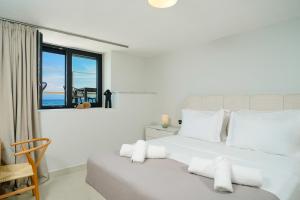 Elysian Seaside Suite