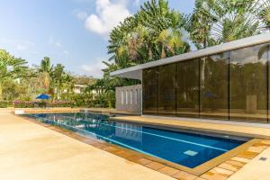 Spacious 2BDR Garden View Apartment by Villacarte