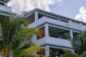 Castle Residence by Aura Space