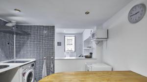 Madrid - Apartment - City Center - Sleeps 4