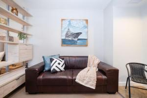 Foreshore Place - City Studio Apartment