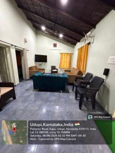 Mannath lands end Beach house