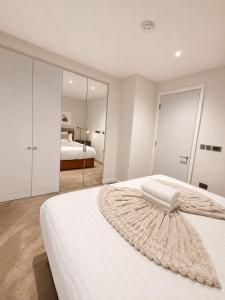 Modern 1 Bed apartment with Balcony