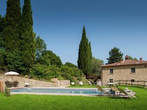 Villa in Tuscany with Organic Wine Estate