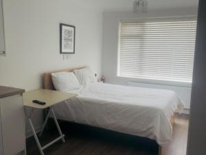 Studio - Sleeps 2 - Wifi - Parking