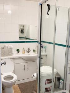 Studio - Sleeps 2 - Wifi - Parking