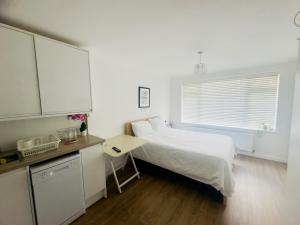 Studio - Sleeps 2 - Wifi - Parking