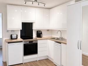 Studio - Sleeps 2 - Wifi - Parking