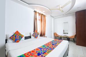 FabHotel The Royal Residency - Dashrathpuri Metro