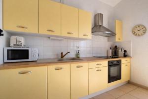 Charming apartment with terrace in Arès