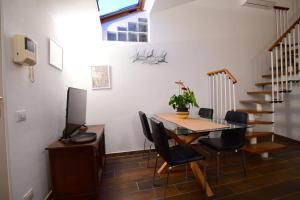 GuestHost - Mansarda San Vitale Charming Studio