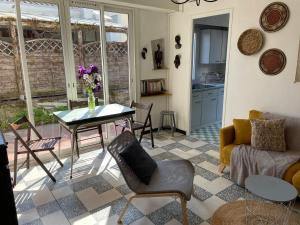 Belle maison avec jardin à 1mn de la plage