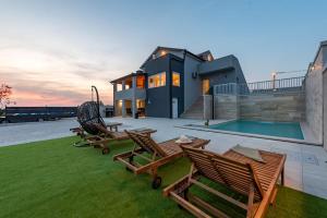Villa Pezer - private heated pool, sauna and jacuzzi