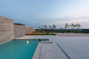 Villa Pezer - private heated pool, sauna and jacuzzi