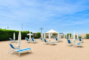 Villa Emy Fronte Mare - Carraro Immobiliare - Family Apartments