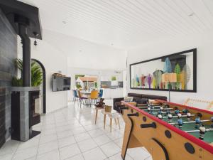 Maison 7 pers piscine, plancha & baby-foot