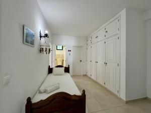 Vilamoura Browns With Pool by Homing