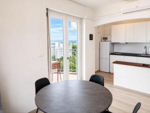 Pineta Seafront Apt 2Bedr with View "AuricSuites"