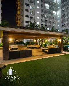 Shore Residences - Bayside Comfort Stay - MOA Complex