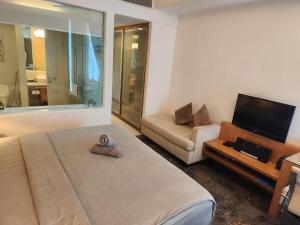 Cozy retreat near Petronas Twin Tower by ZenGlo