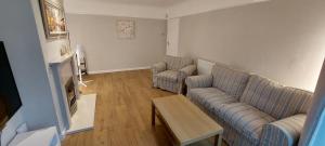 Cozy Detached Bungalow with Sunny Garden