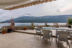 Kumbor Waterfront Villa - Near Portonovi