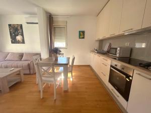 One bedroom apartment with garage