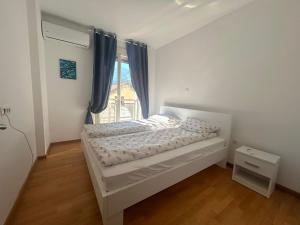 One bedroom apartment with garage