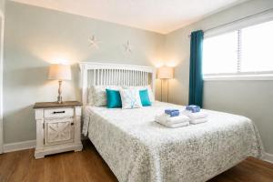 Family Getaway - Boardwalk to the Beach, 3 pools, Tennis