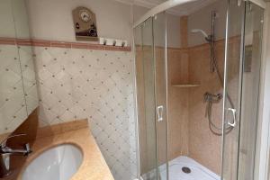 Apartment with terrace 100m from the beach
