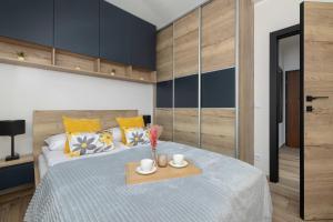 Modern Apartment with Parking and Balcony by Noclegi Renters