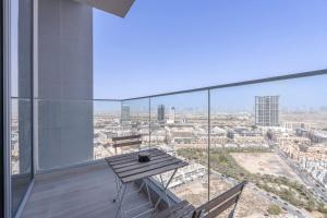 Free housekeeping visits during your stay - StayShort - The Skyline Studio - Elegant Living at Bloom Heights JVC
