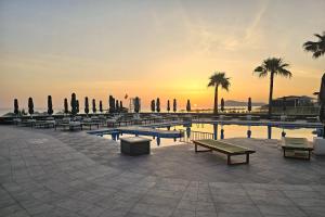 Eanthia Beach Resort