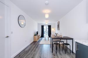 Stylish 1BDR Hospitals Nearby Free Parking