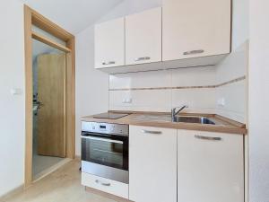 Apartment Villa Nikaroni-3 by Interhome