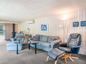 Holiday Home Eliane - 4km from the sea by Interhome