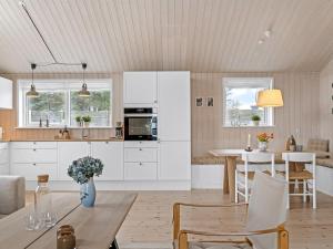 Holiday Home Fridhild - 450m from the sea by Interhome