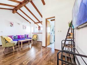 Holiday Home Tone by Interhome