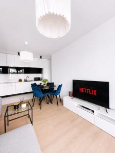Lumina I Stylish 2BR Apartments with Balcony I Parking