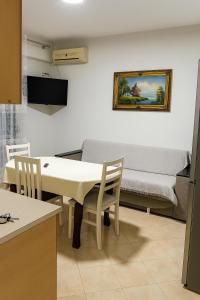 Lungomare Apartments Eni