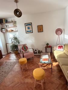 Mid-century flat in Camden
